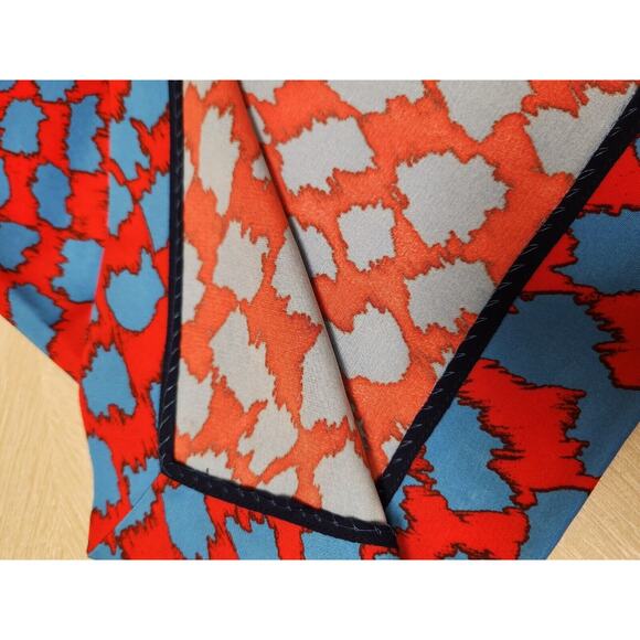 Diane Von Furstenberg Women's Printed Pencil Midi Skirt Slit Red Blue Size 4 - Picture 8 of 10